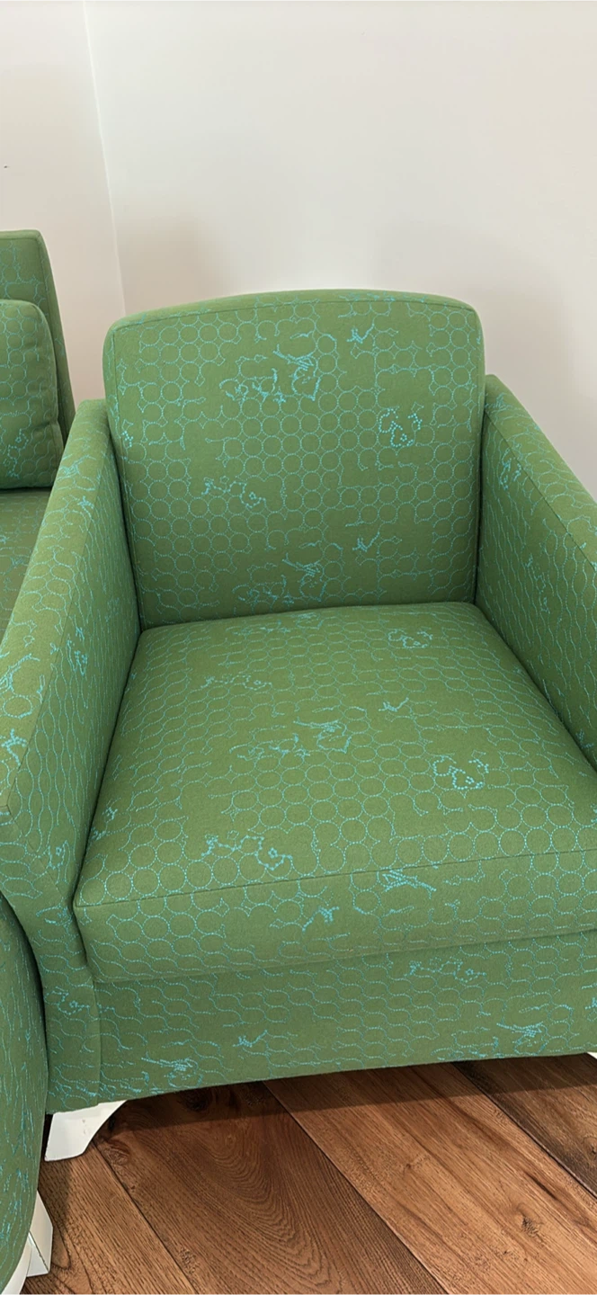 NEW 2 MATCHING Green accent chair and chaise - photo 5