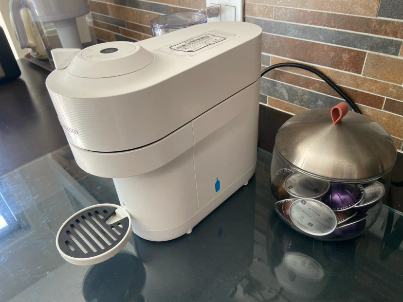 Nespresso Coffee Machine - photo 3