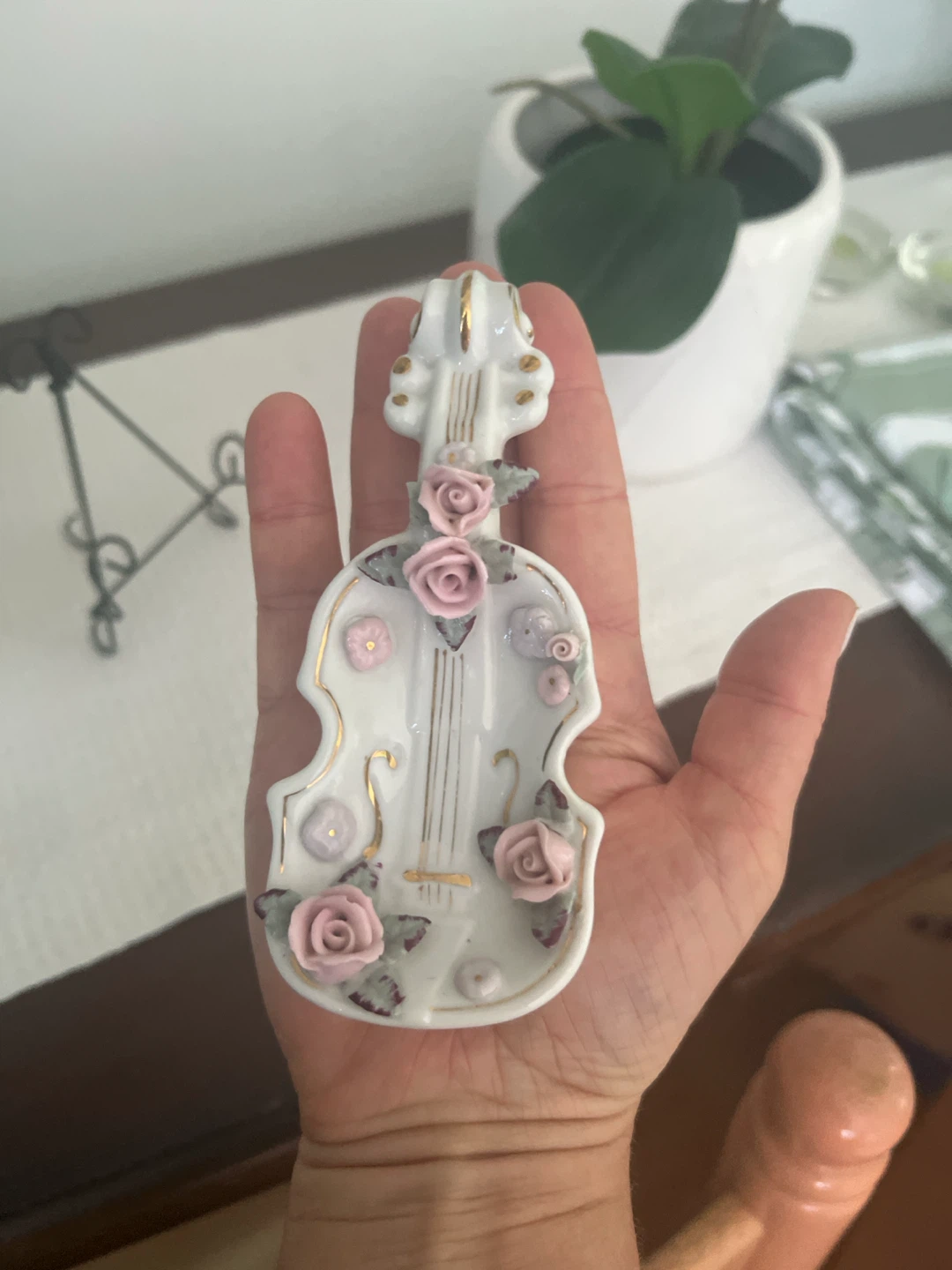 Violin Trinket Dish with Roses - photo 3