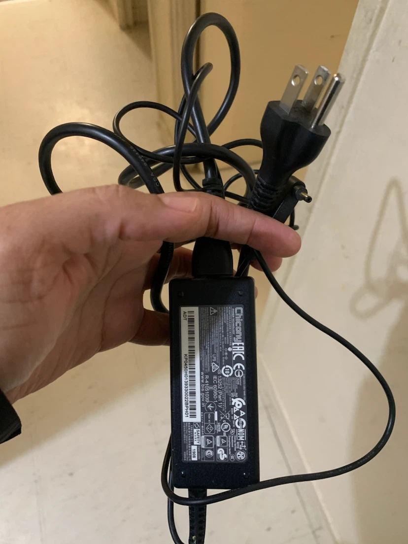 Chicony AC Adapter 90W 19V 4.74A - photo 2