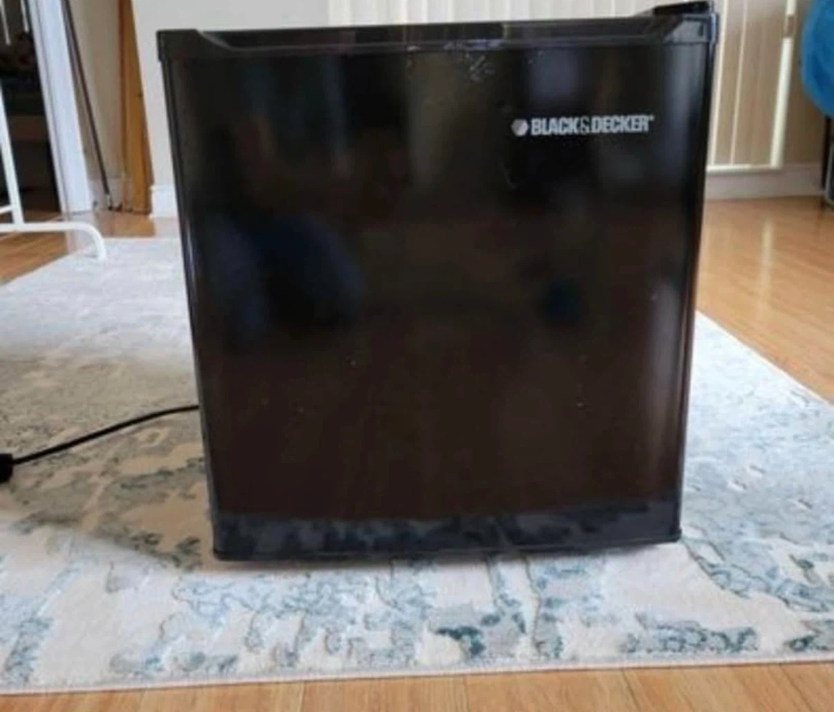Black and Deck Cube Mini Fridge