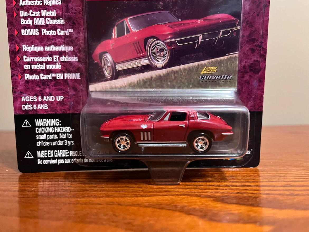 VINTAGE (1999) JOHNNY LIGHTNING CORVETTES (1:64 Scale diecast) - photo 3