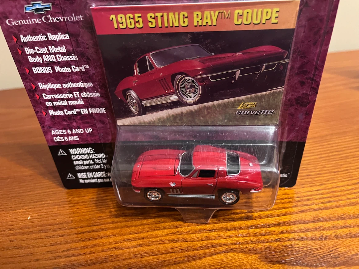 VINTAGE (1999) JOHNNY LIGHTNING CORVETTES (1:64 Scale diecast) - photo 4