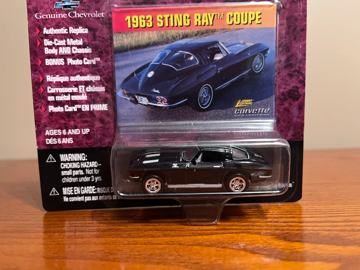 VINTAGE (1999) JOHNNY LIGHTNING CORVETTES (1:64 Scale diecast) - photo 5