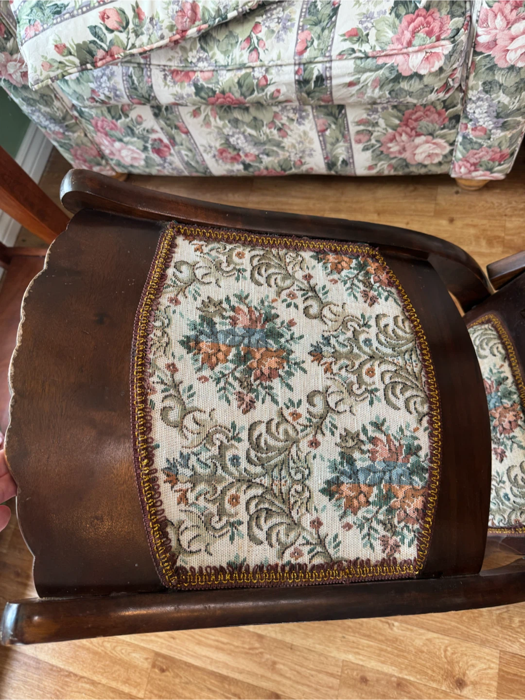 Vintage Wooden Rocking Chair with Floral Upholstery - photo 5