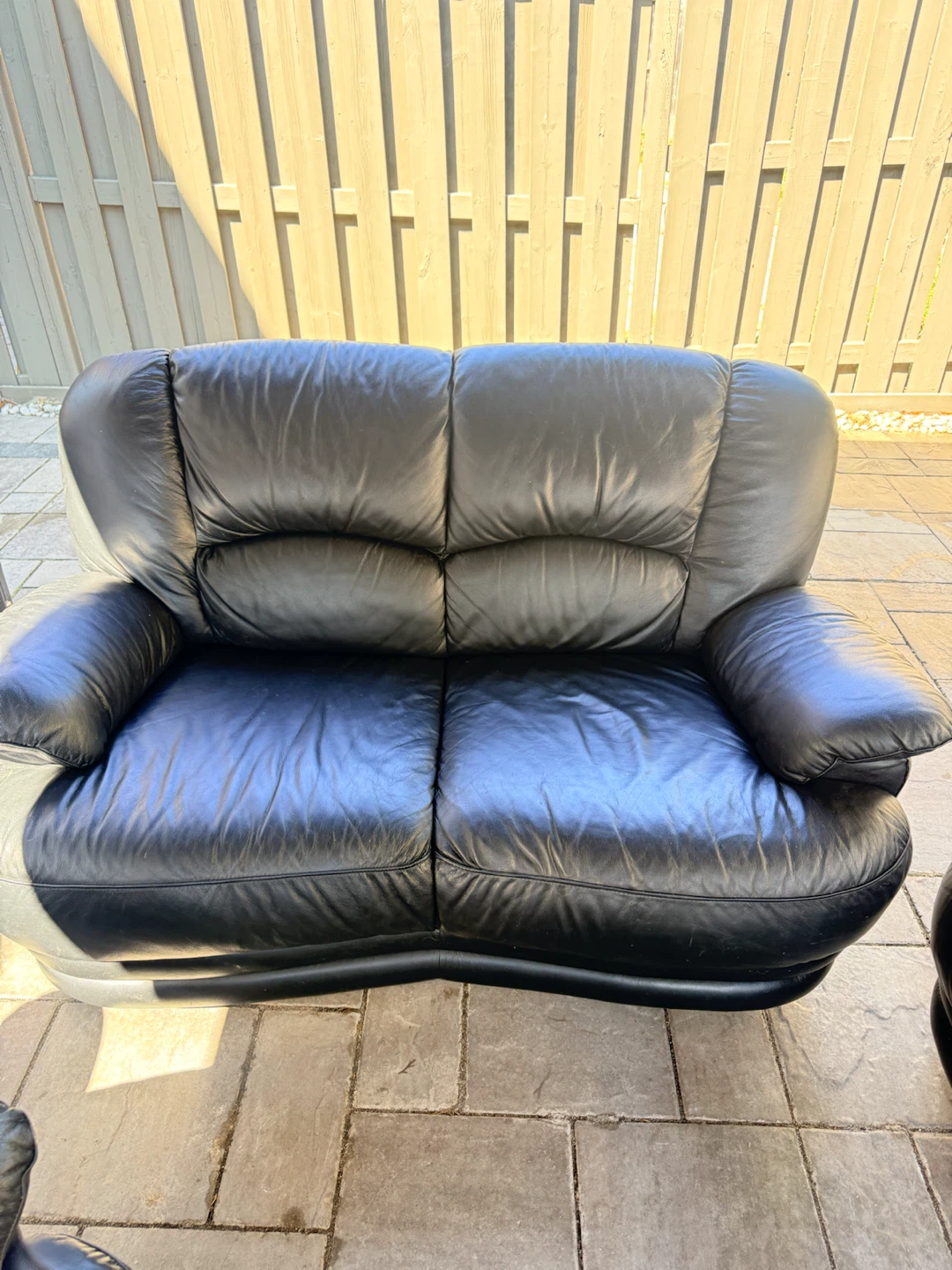 3 pc Black Leather Sofa and Armchair Set - photo 2
