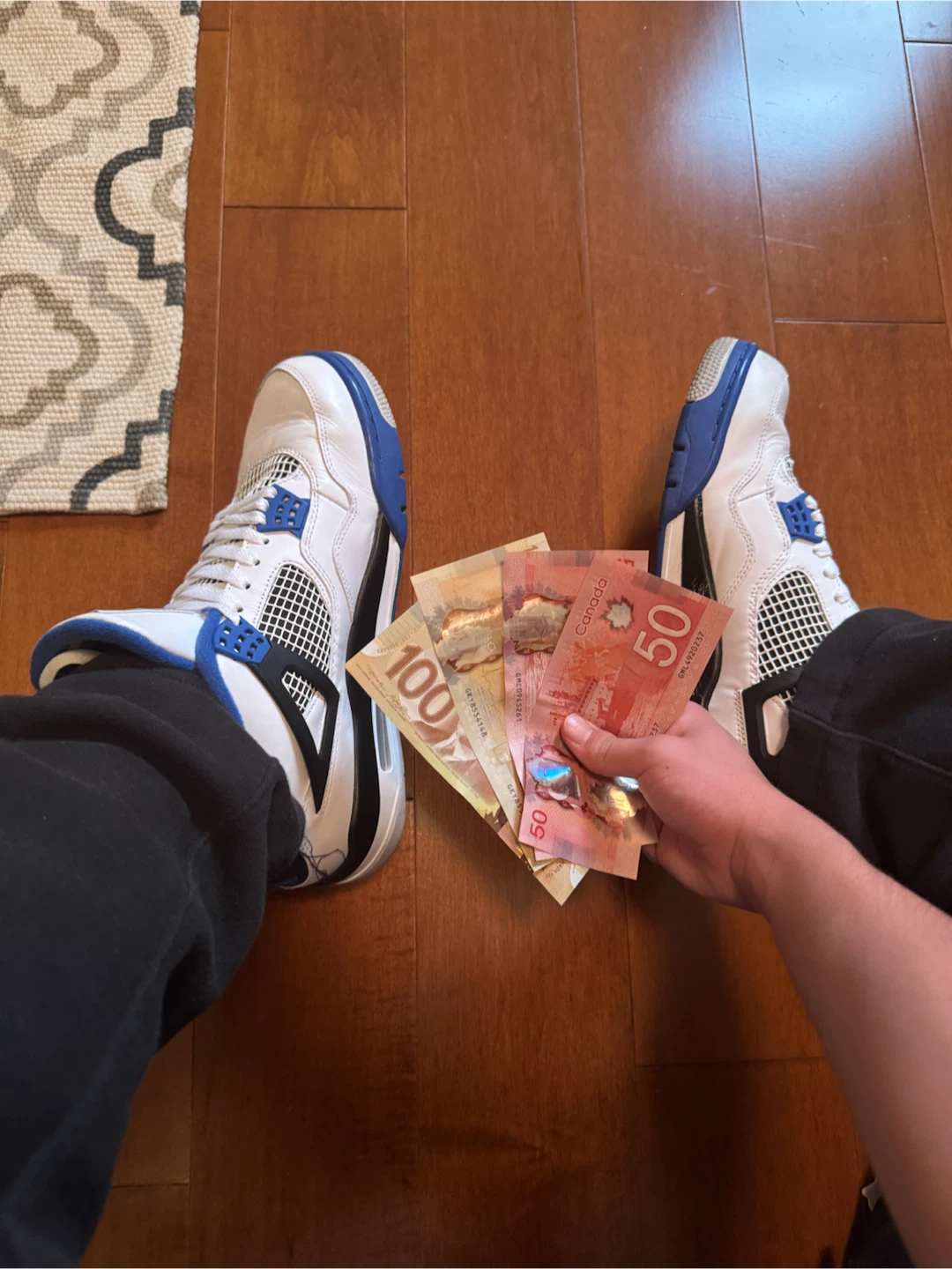 SELL ME YOUR USED AND NEW KICKS!