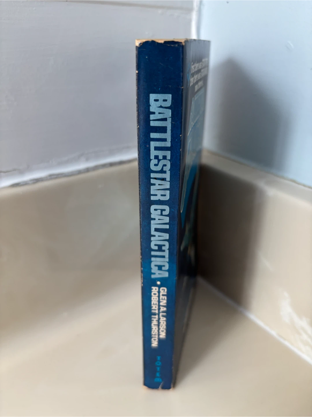 Battlestar Galactica 1978 Softcover Book - photo 3