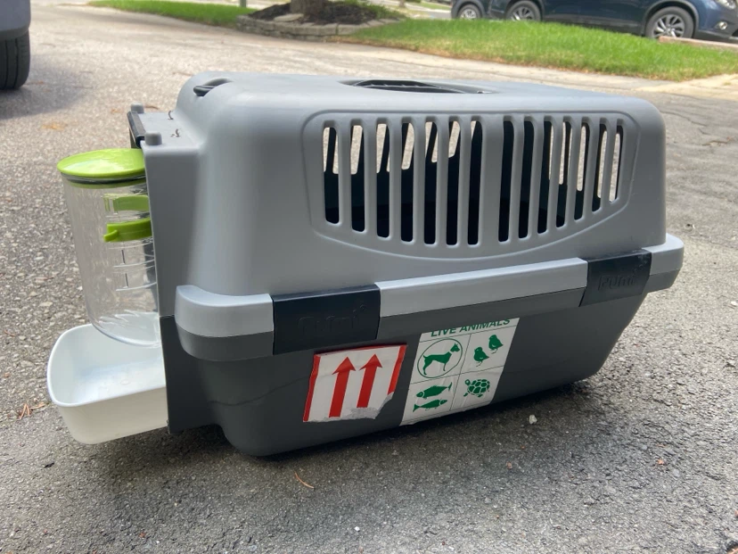 Pet Carrier with Water Dispenser