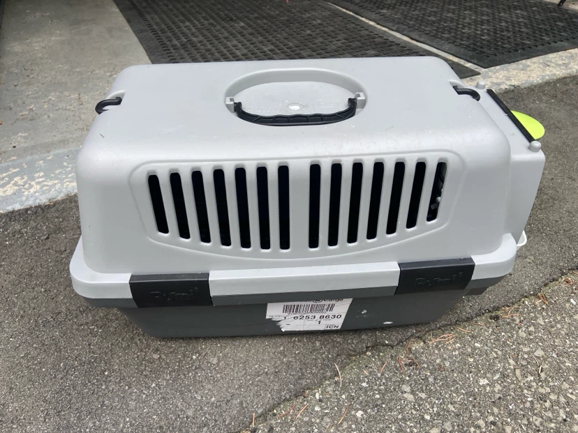 Pet Carrier with Water Dispenser - photo 3