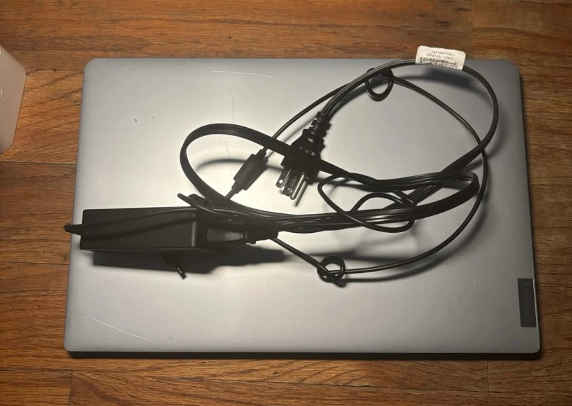 Lenovo Laptop - photo 2