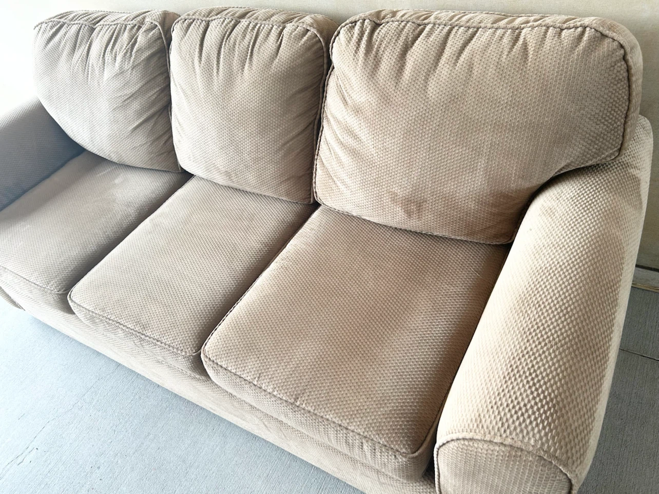 DELIVERY AVAILABLE! TAN FABRIC SOFA + CHAIR FOR $300! - photo 4