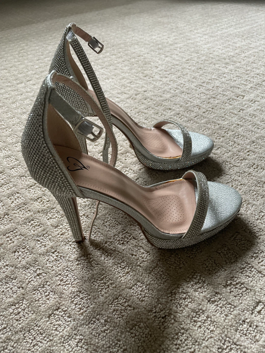 Silver heels - photo 3