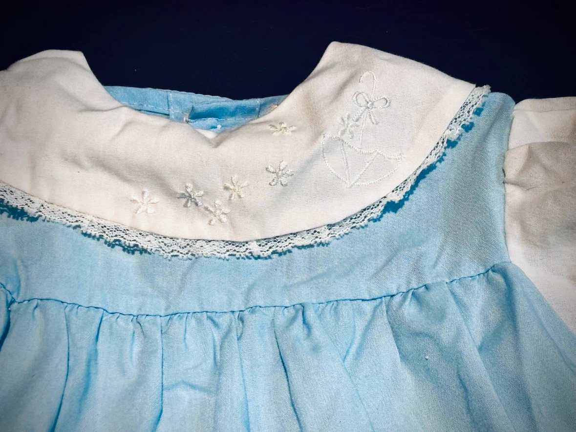 Baby Girl Embroidered Dress - photo 2