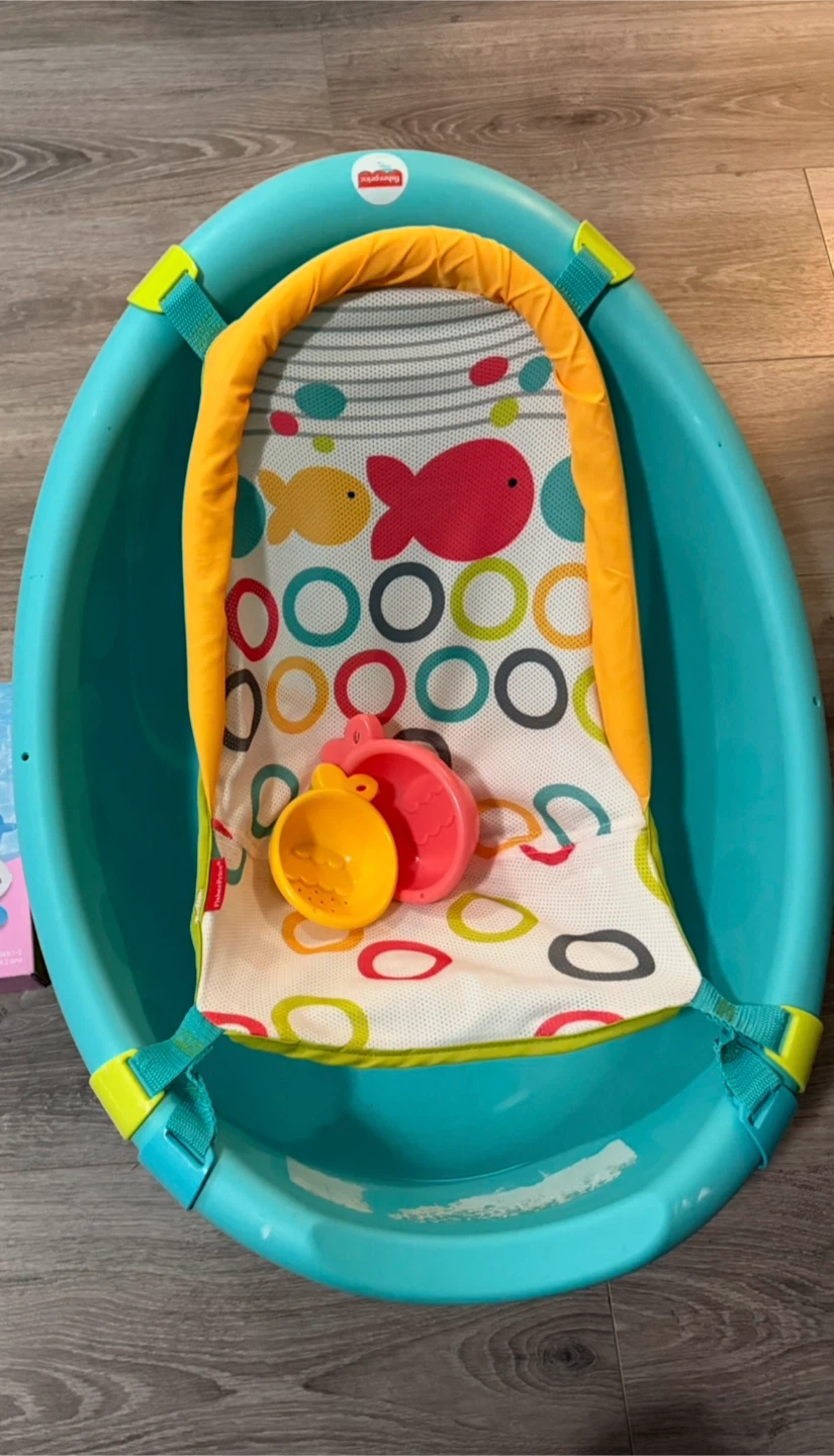 Fisher-Price Baby Bath Tub with Accessories
