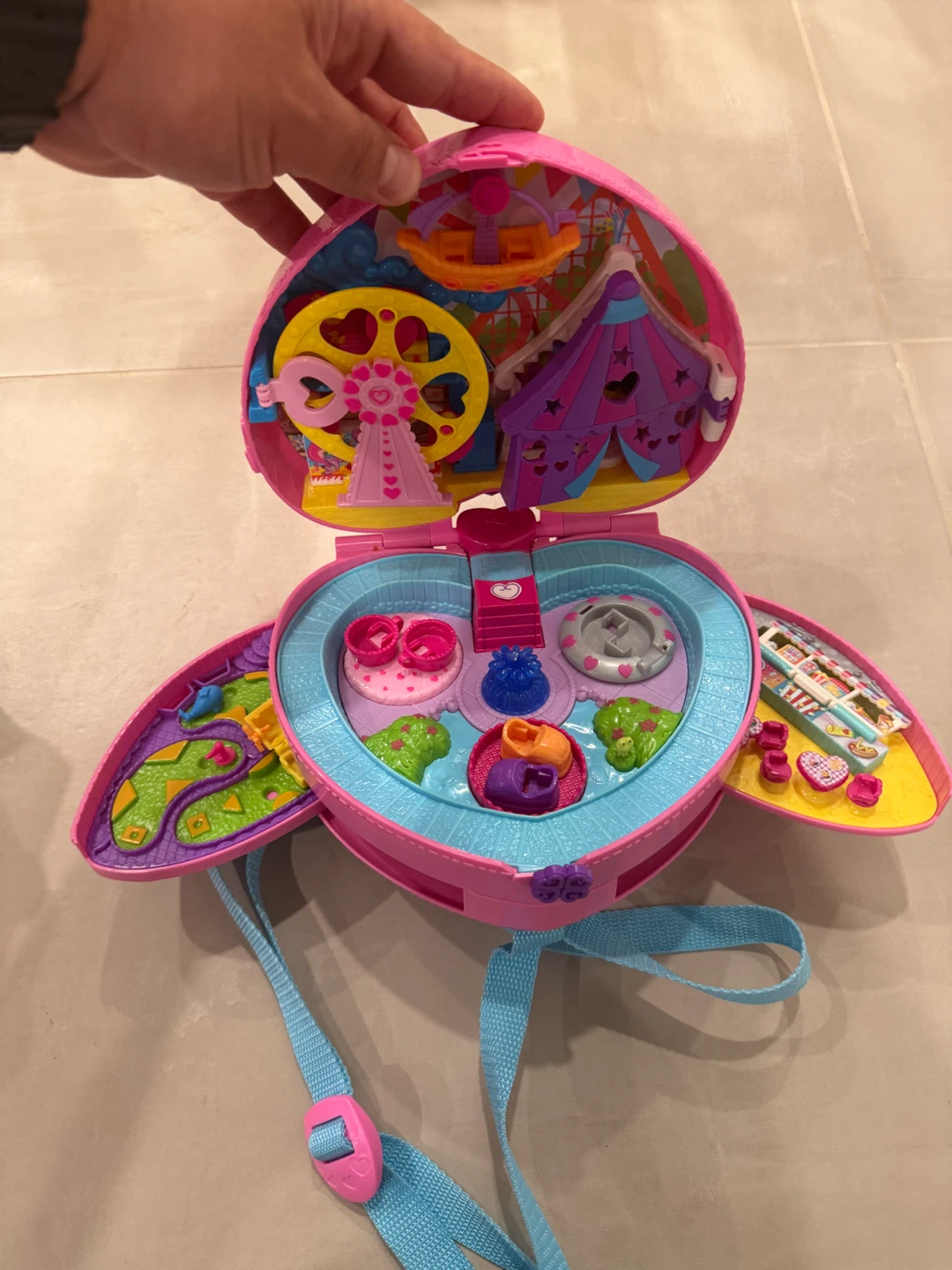 Polly Pocket Heart Shaped Amusement Park Playset - photo 2