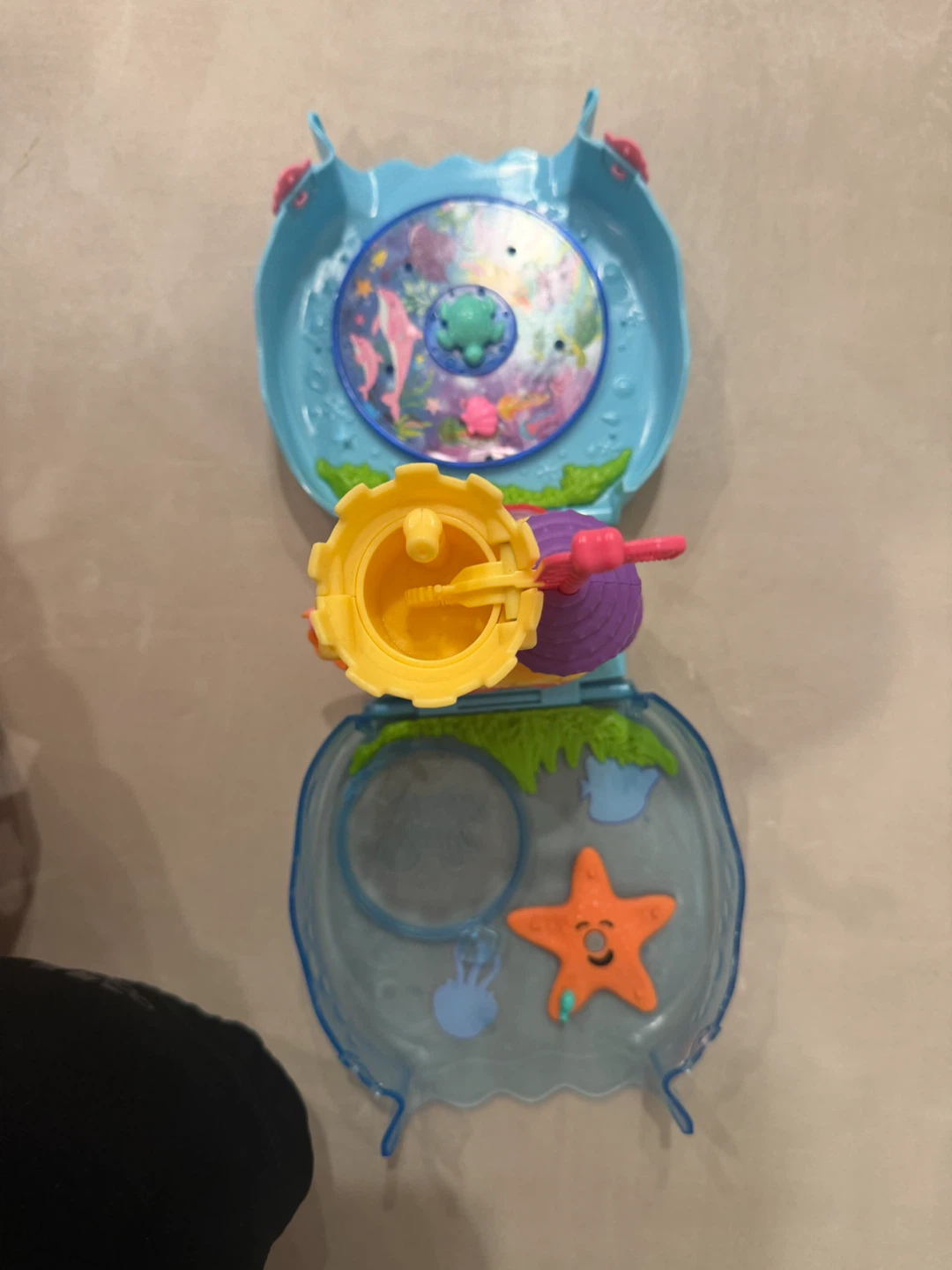 Polly Pocket Ocean World Compact Playset