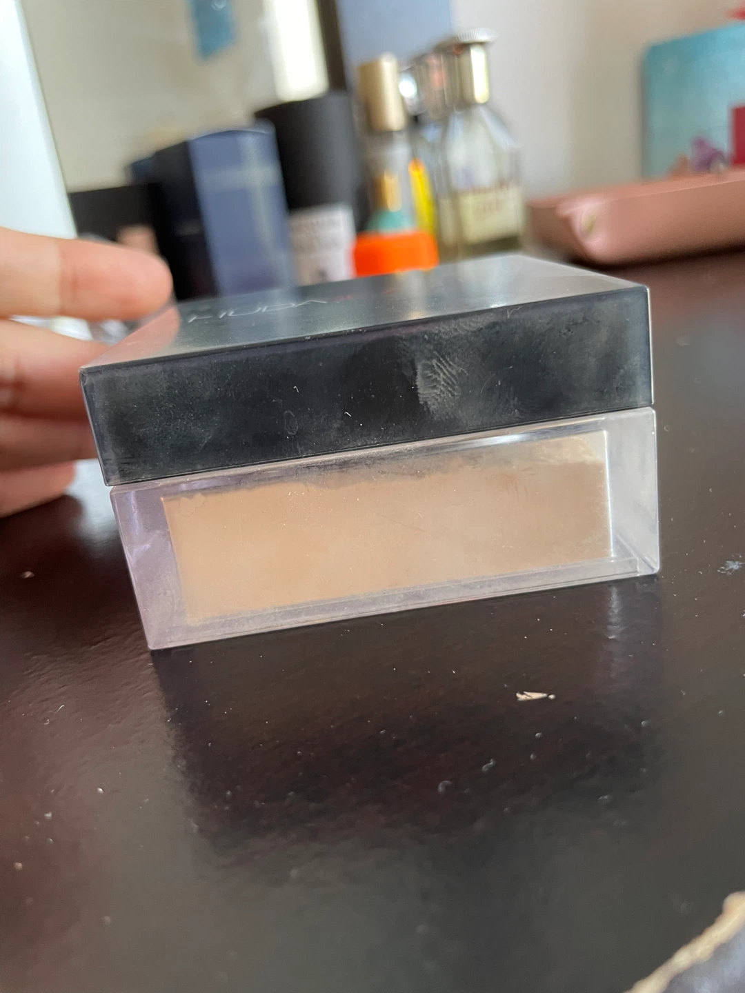 Huda Beauty Loose Powder - Banana Bread