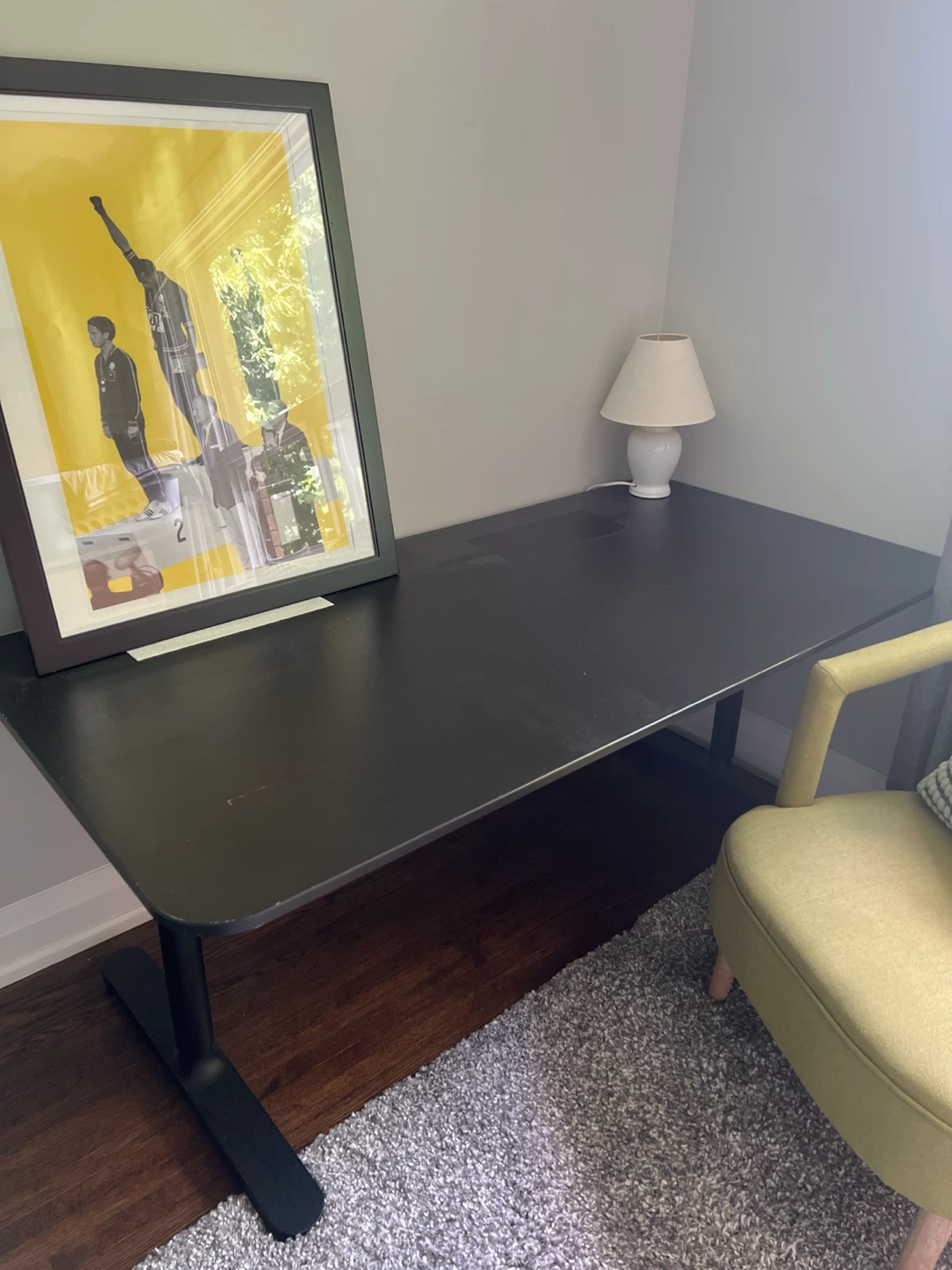 Black Desk