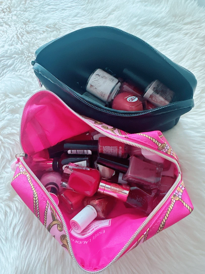 30 Nail Polish Collection with Makeup Bags