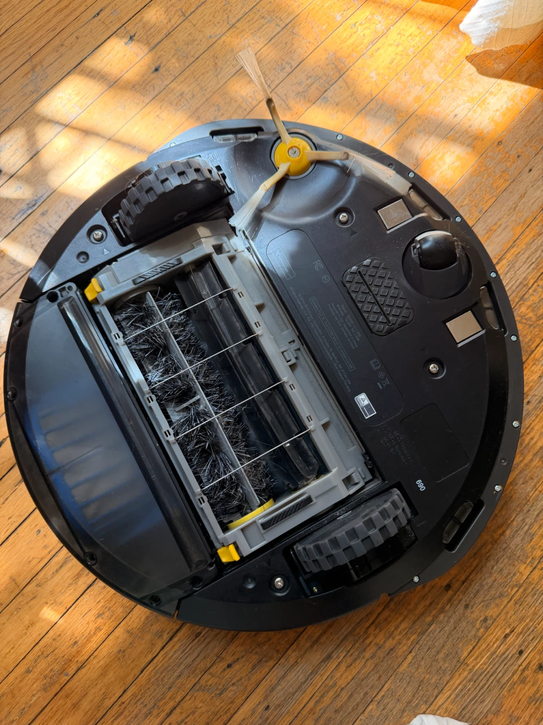 iRobot Roomba Robotic Vacuum - photo 3