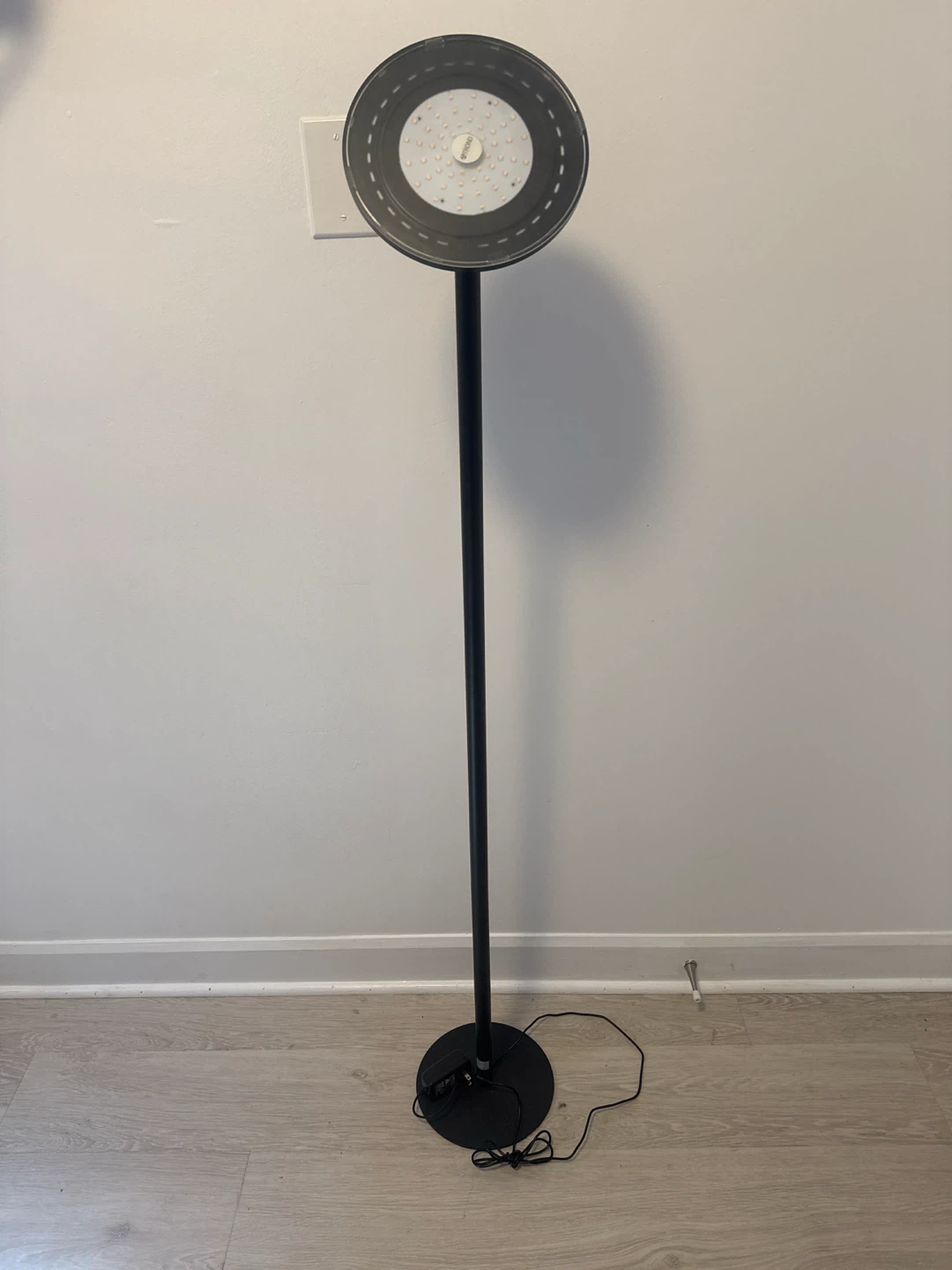 TROND LED Floor Lamp