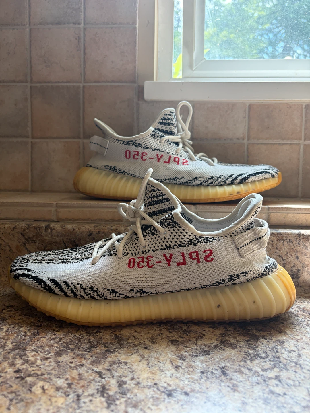Adidas Yeezy Boost 350 V2 Zebra