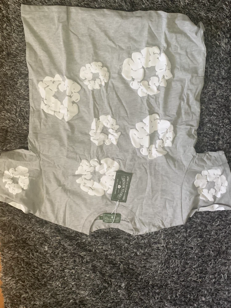 Essentials fear of god tee and denim tears tee - photo 2