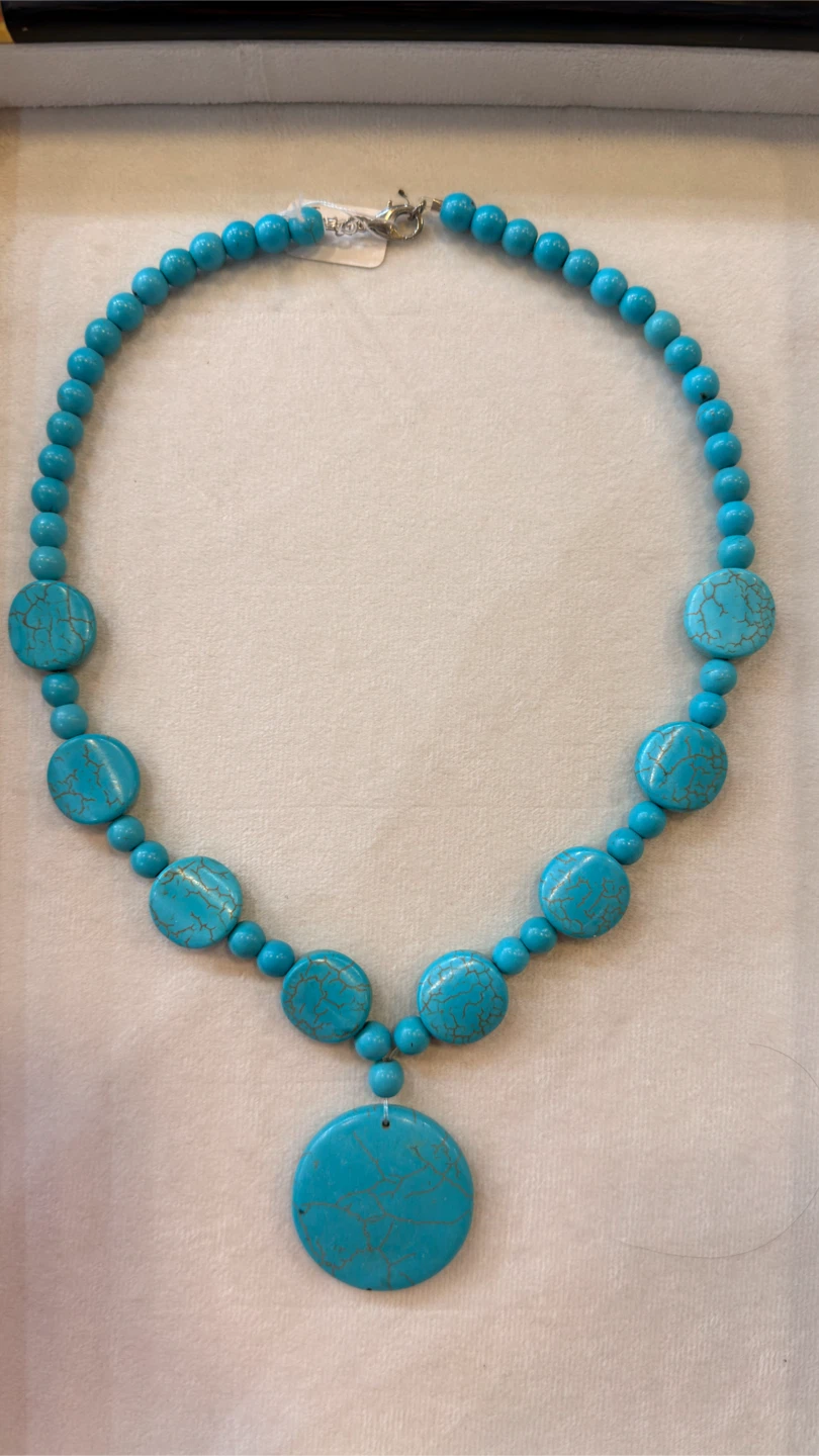 Turquoise Bead Necklace with Pendant - photo 2