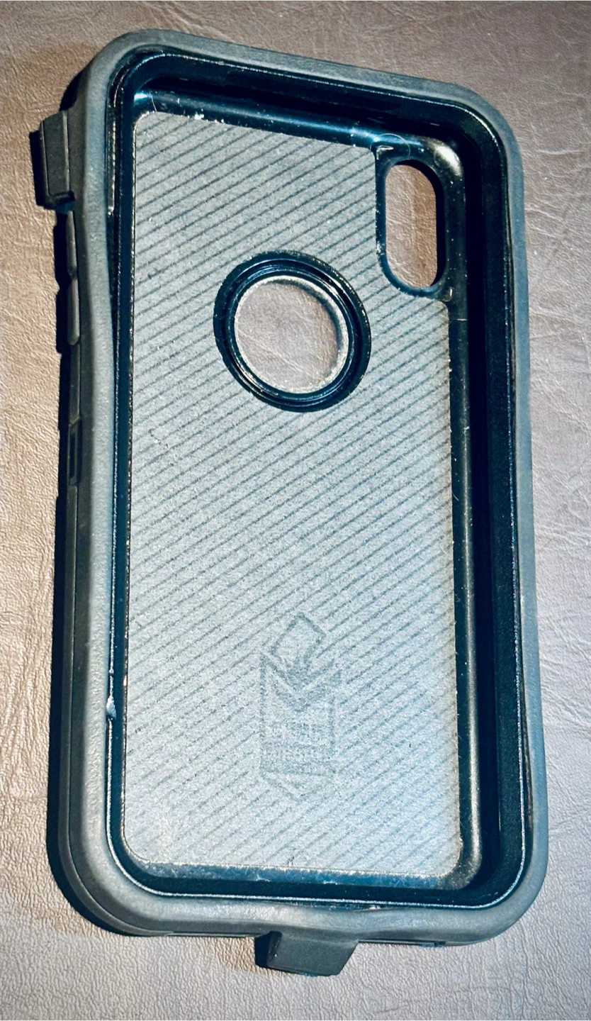 OTTERBOX Defender Protective Case  iPhone XR