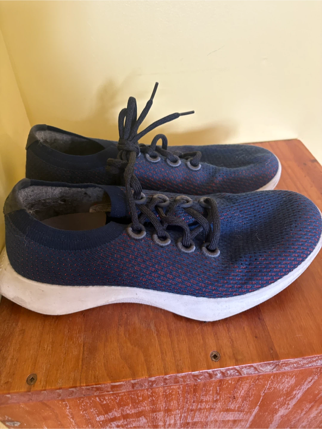 Allbirds Men's Running Shoes Size 9.5 Navy/Red