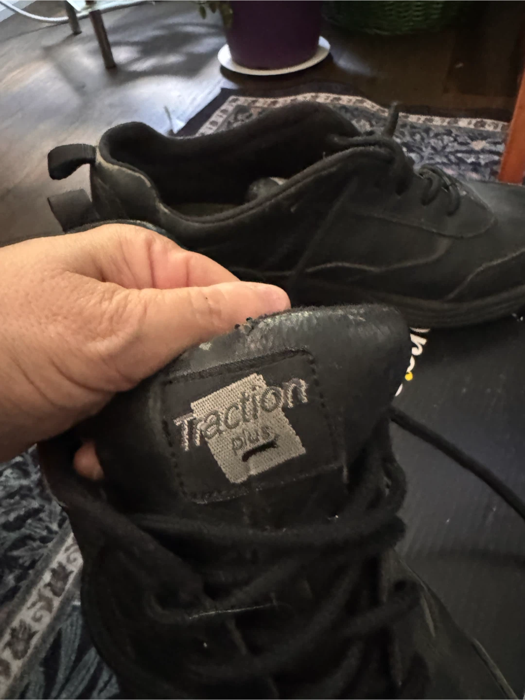 Traction Plus Men's Black Leather Shoes Size 10 1/2 W - photo 2