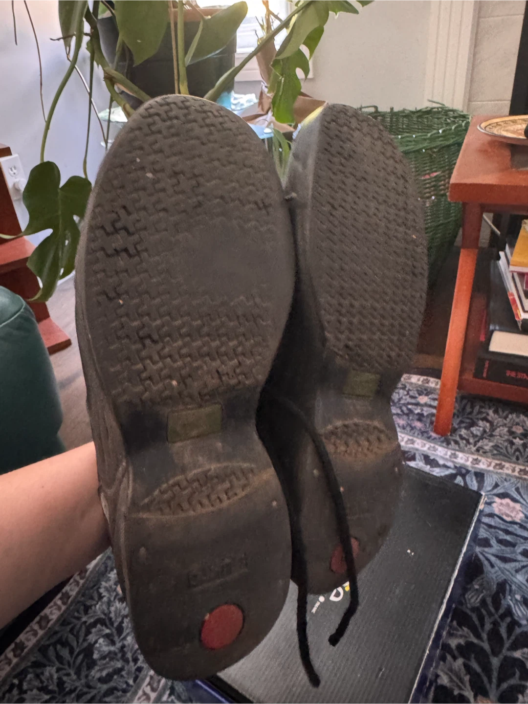 Traction Plus Men's Black Leather Shoes Size 10 1/2 W - photo 3
