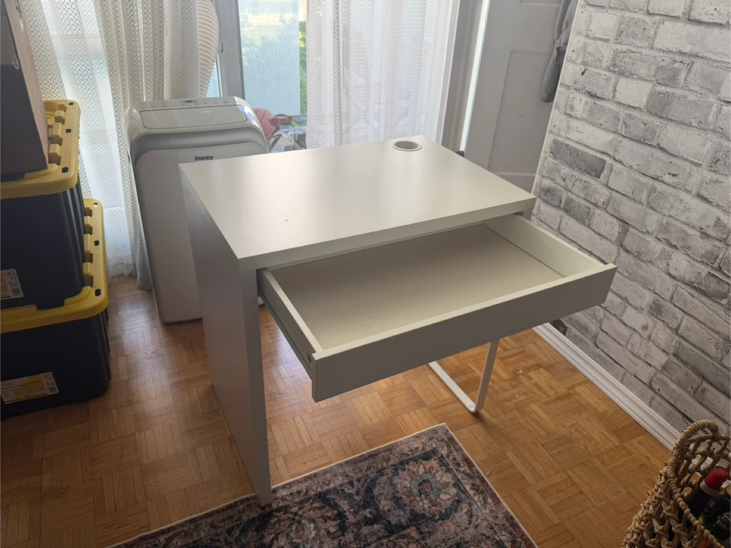 White Desk with Drawer - photo 2