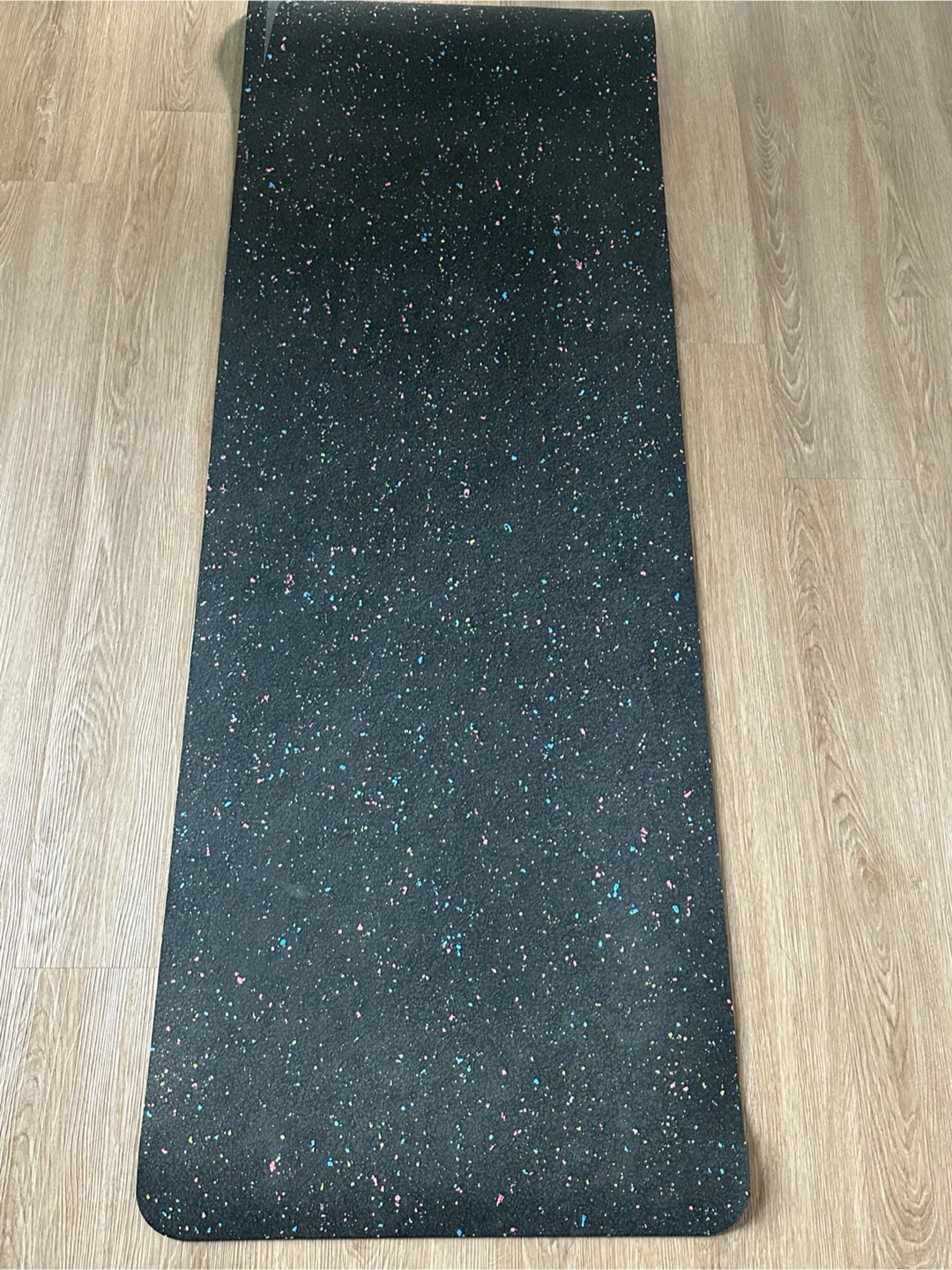 Nike Black Yoga Mat with Speckled Design