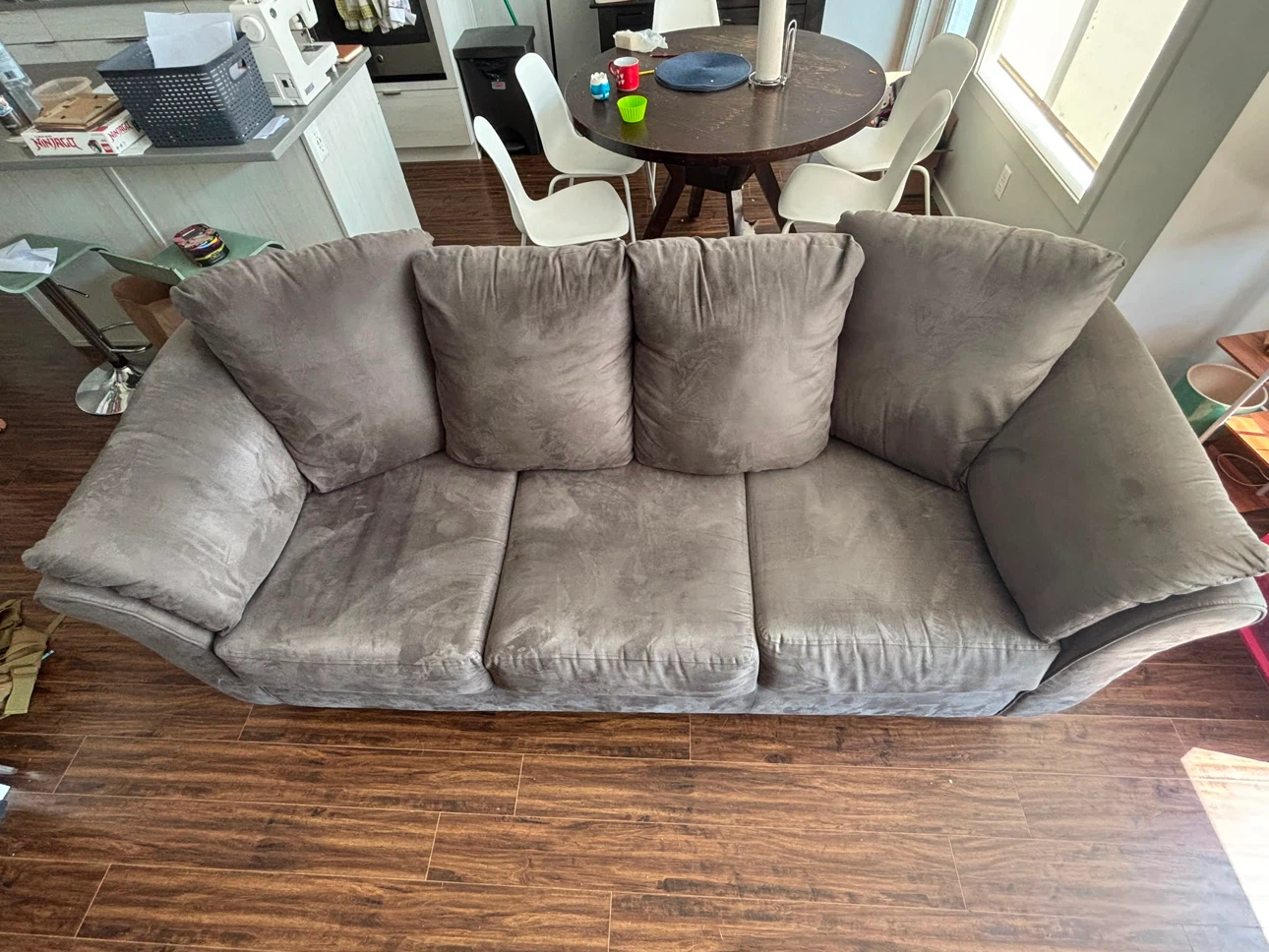 Couch - photo 2