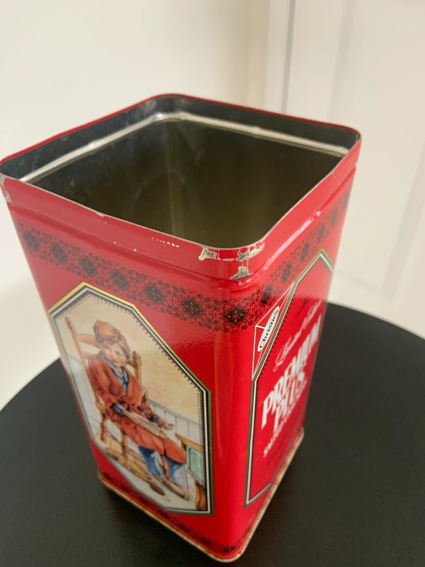Christie's Premium Plus Salted Crackers Tin - photo 2