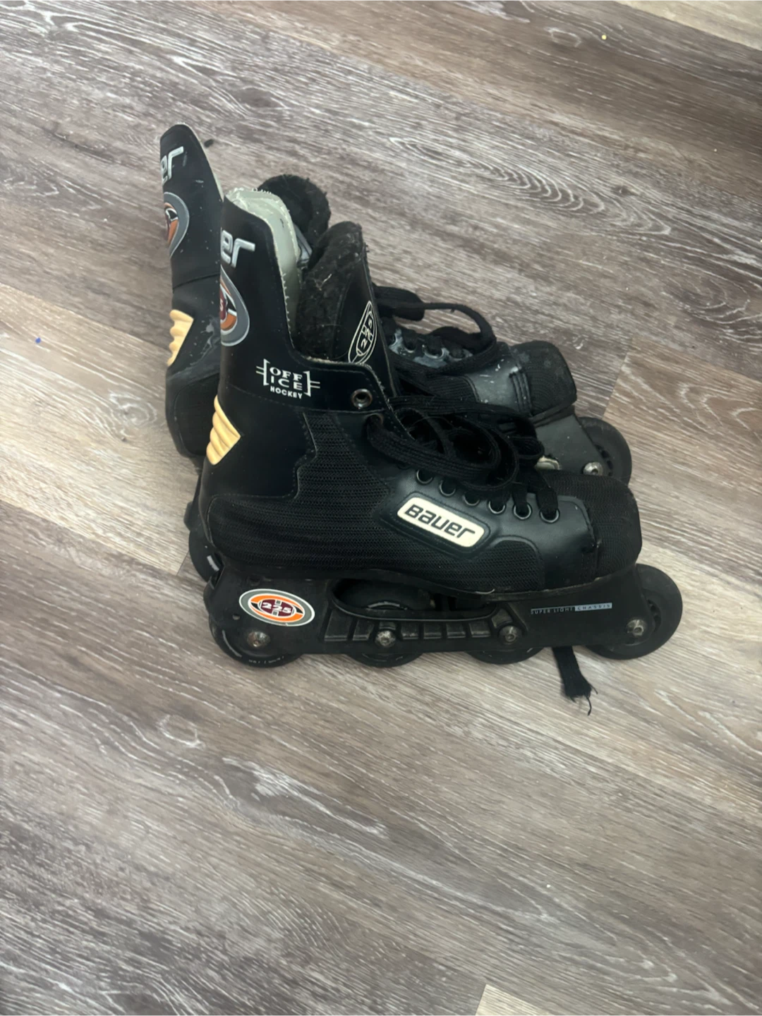 Bauer 225 Hockey Skates