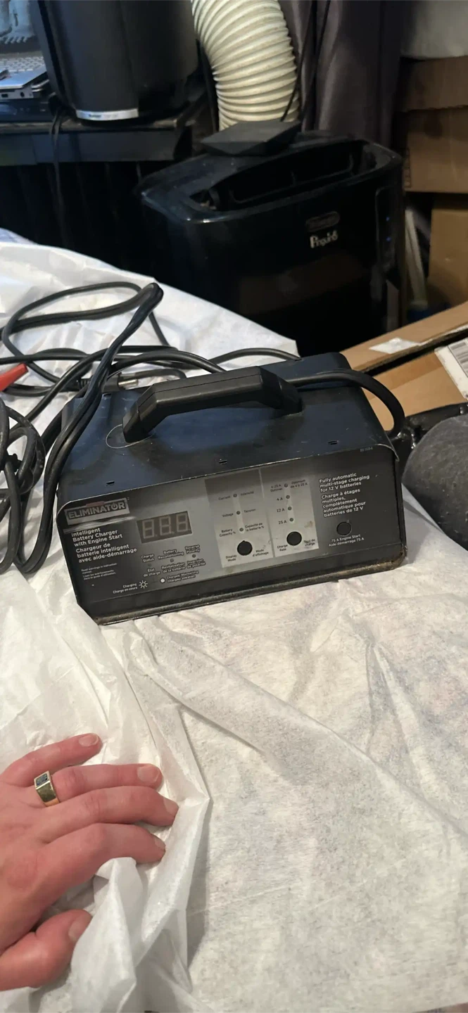 Eliminator Intelligent Battery Charger with Engine Start