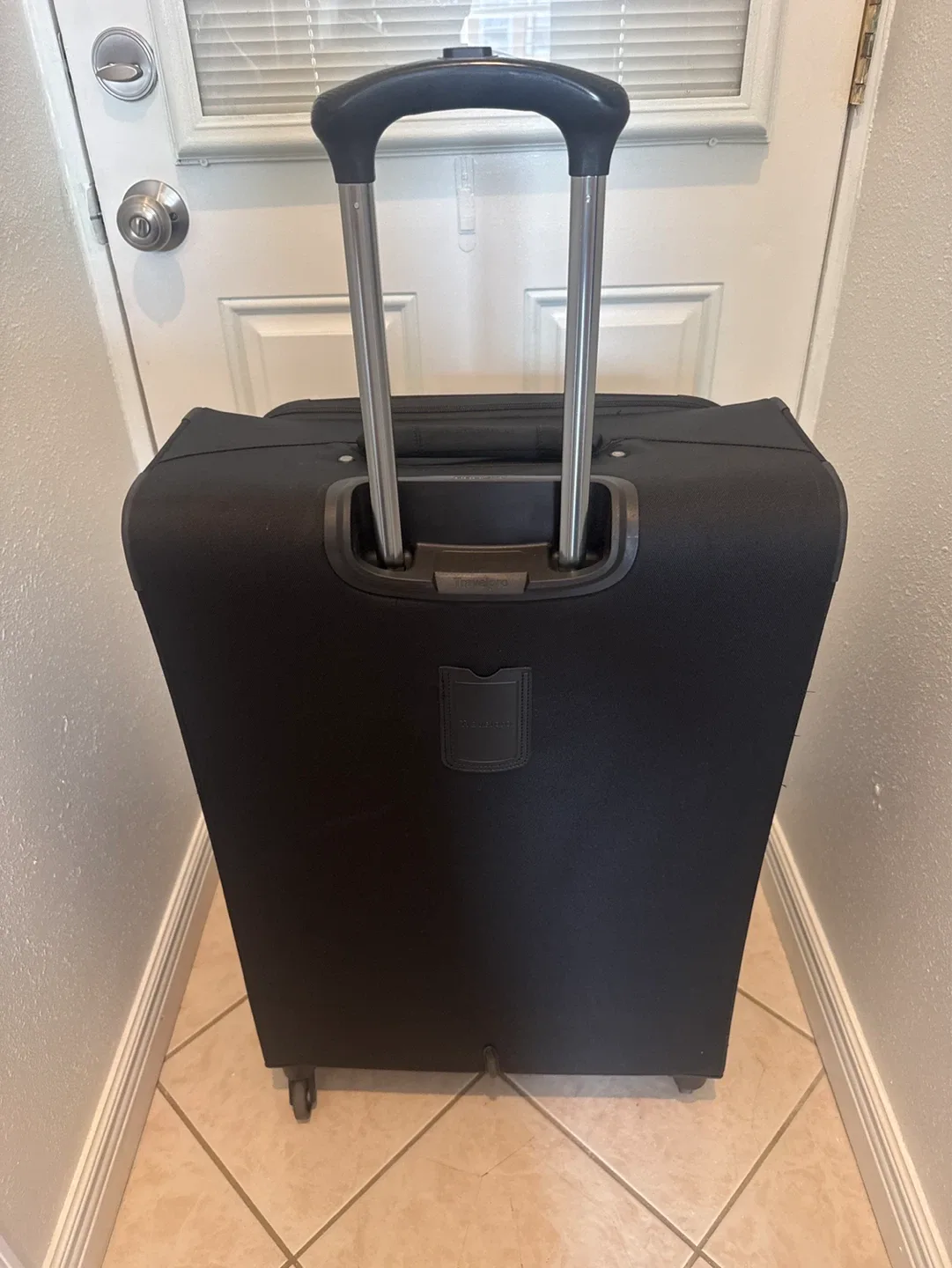 Travelpro Black Lightweight Luggage - photo 3