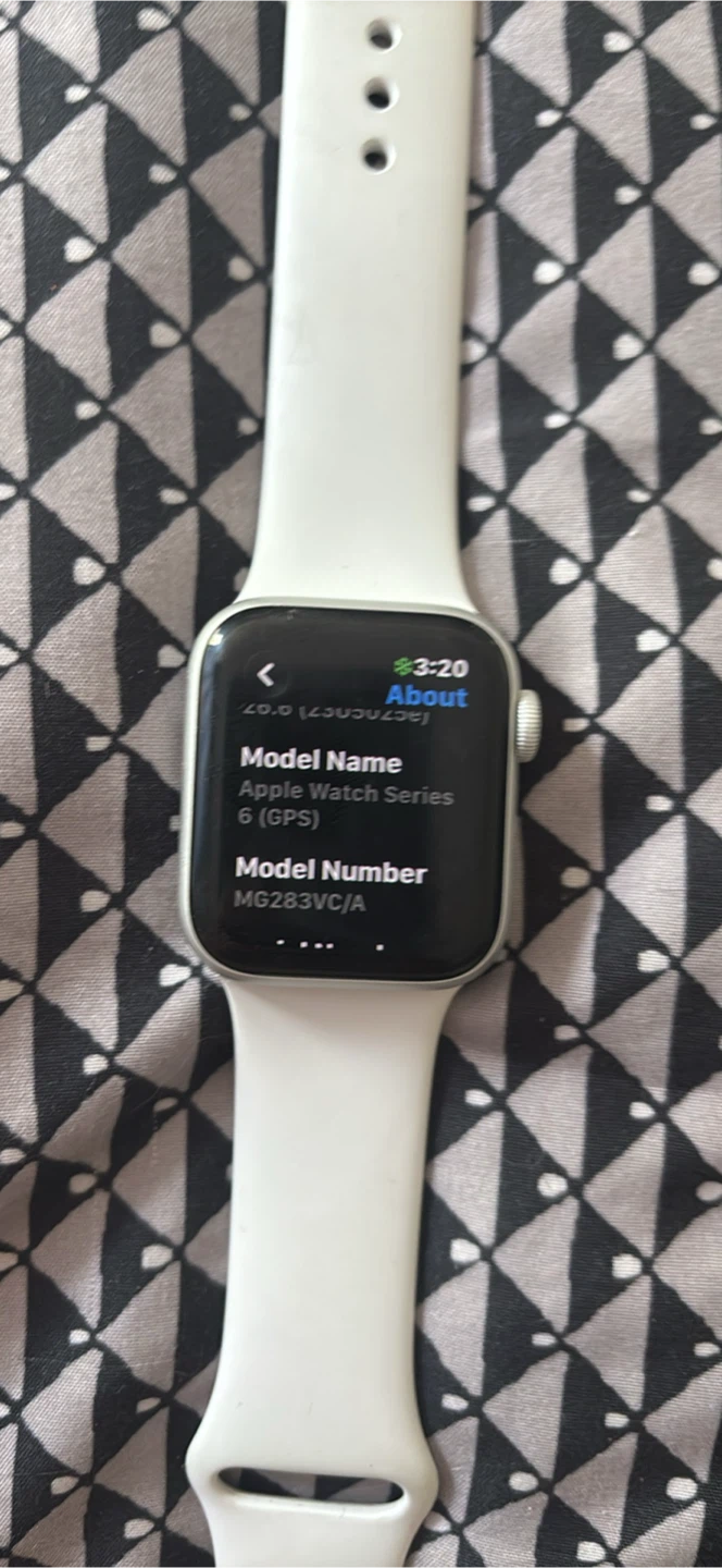 Apple Watch Series 6 (GPS) - photo 2
