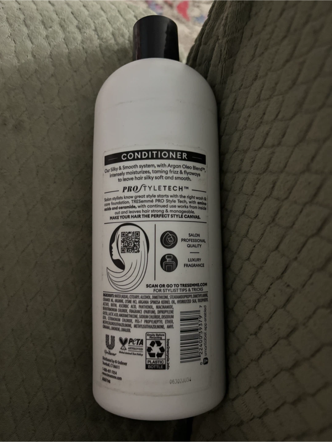TRESemmé Silky & Smooth Conditioner with Argan Oleo Blend - photo 2