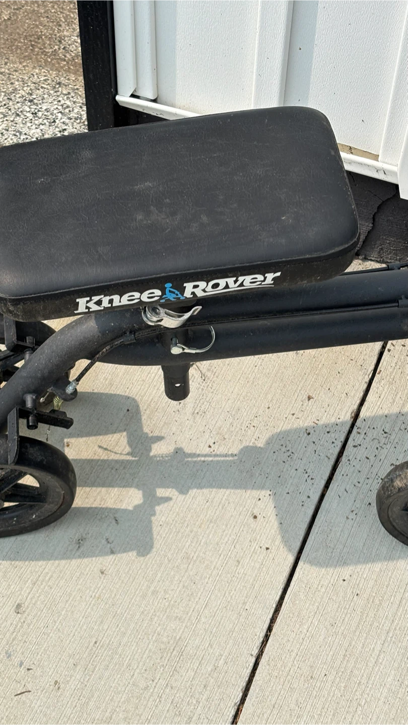 Knee Rover Steerable Knee Scooter - photo 2