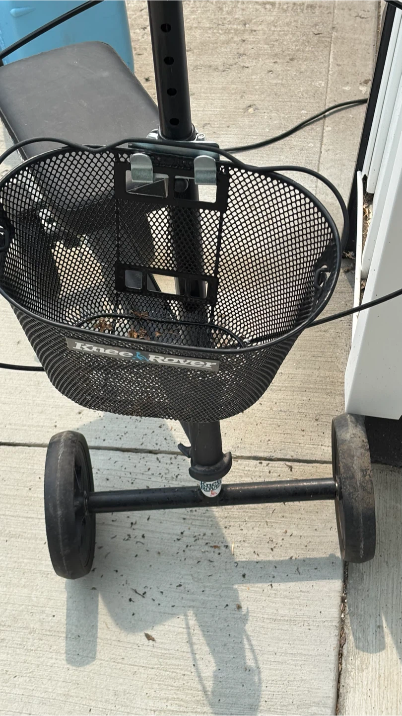 Knee Rover Steerable Knee Scooter - photo 3
