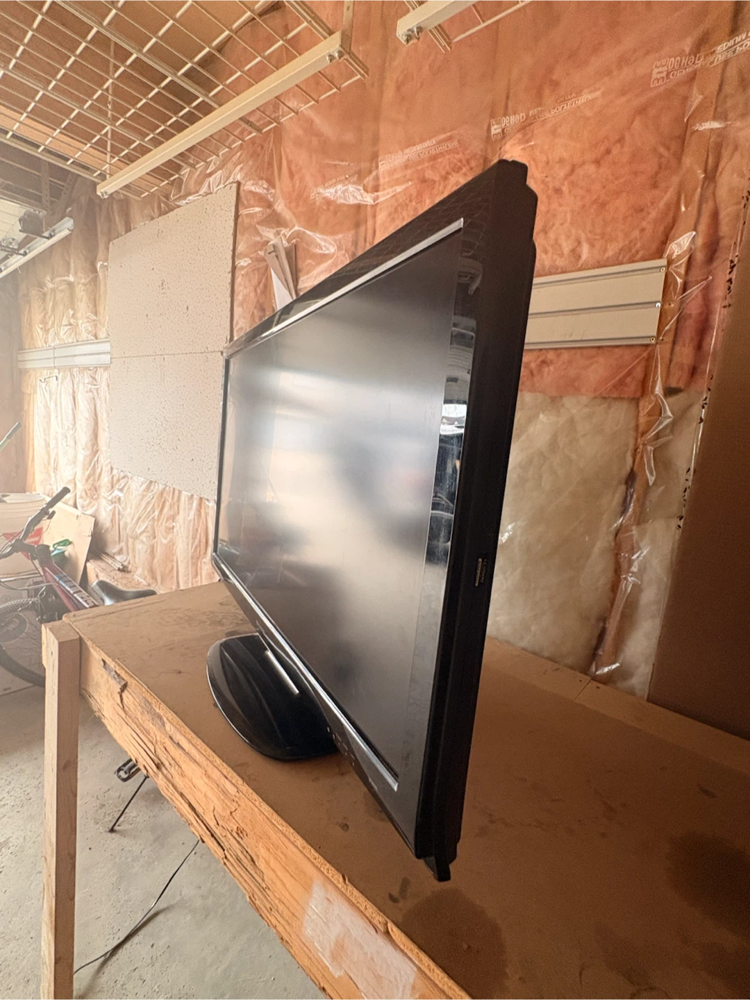 Sharp Aquos 40" Flat Screen TV - photo 3