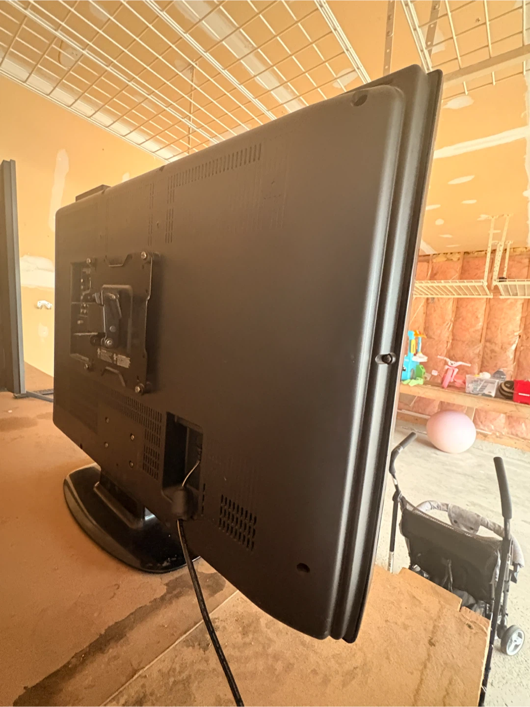 Sharp Aquos 40" Flat Screen TV - photo 4