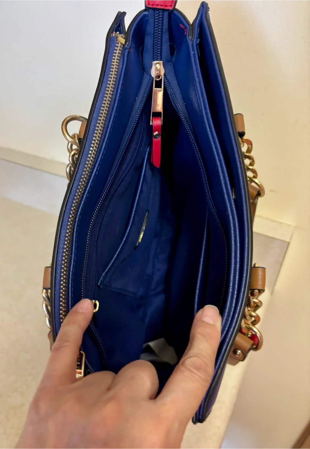 ALDO Crossbody Purse with Gold Chain Detail - photo 5