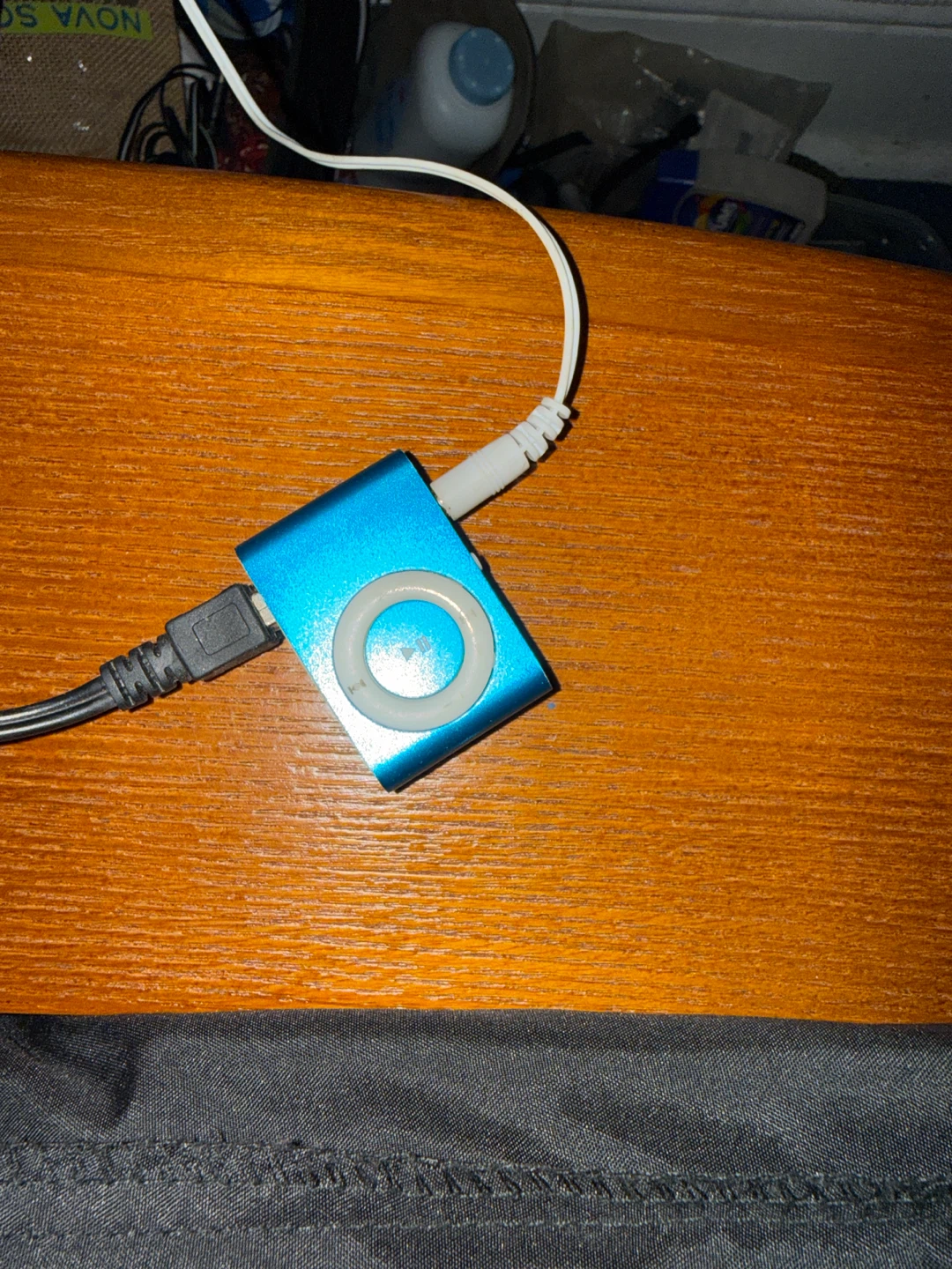Blue Apple iPod Shuffle (3rd Gen)