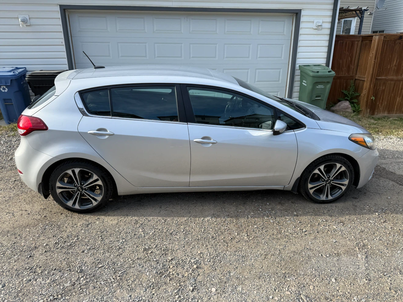 Silver 2015 Kia Forte5 EX Hatchback - photo 3