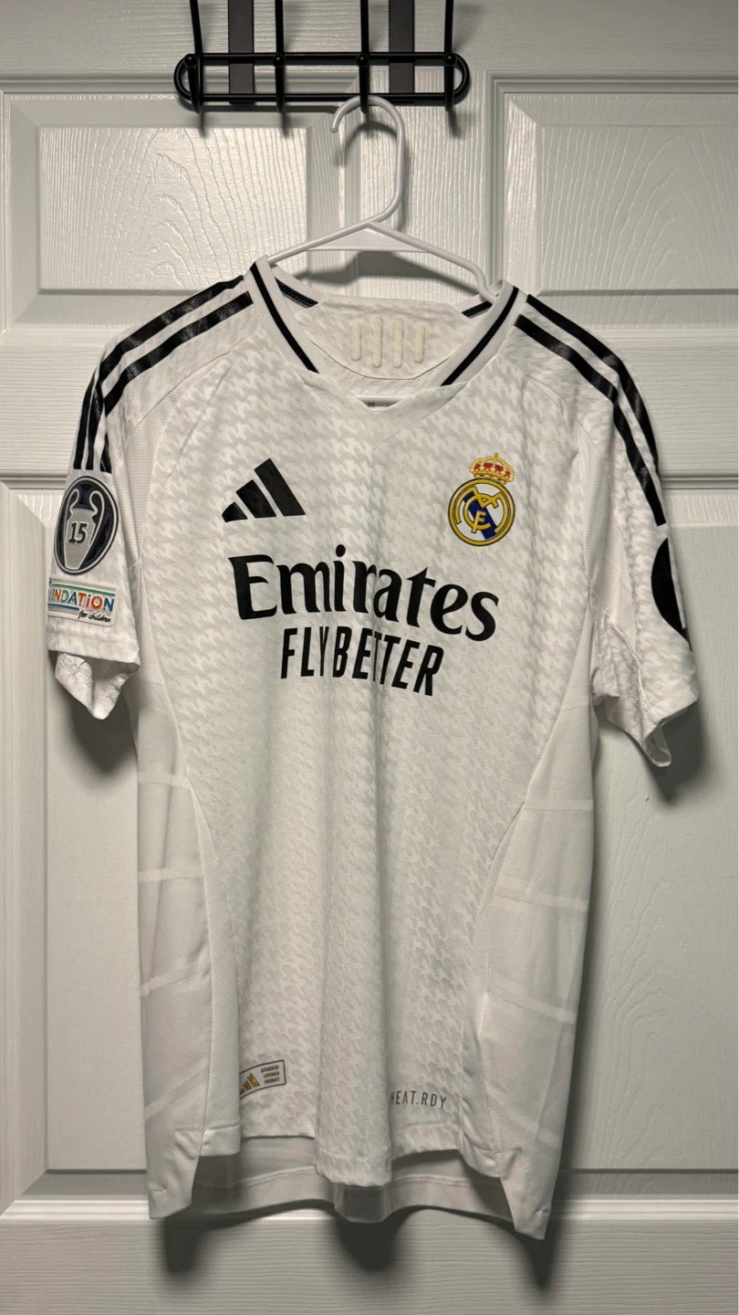 (M) Real Madrid Authentic Valverde 8 Jersey UCL 24/25